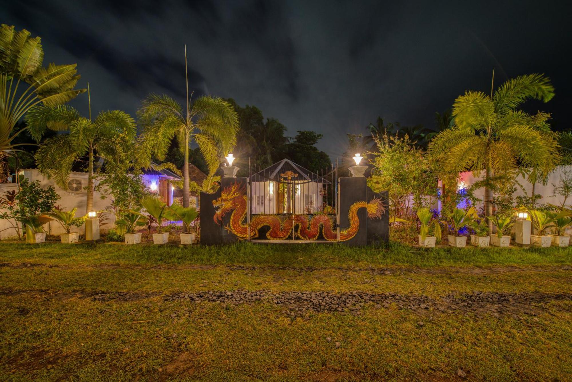 Le Epic Resort Virāmpattinam Exteriör bild